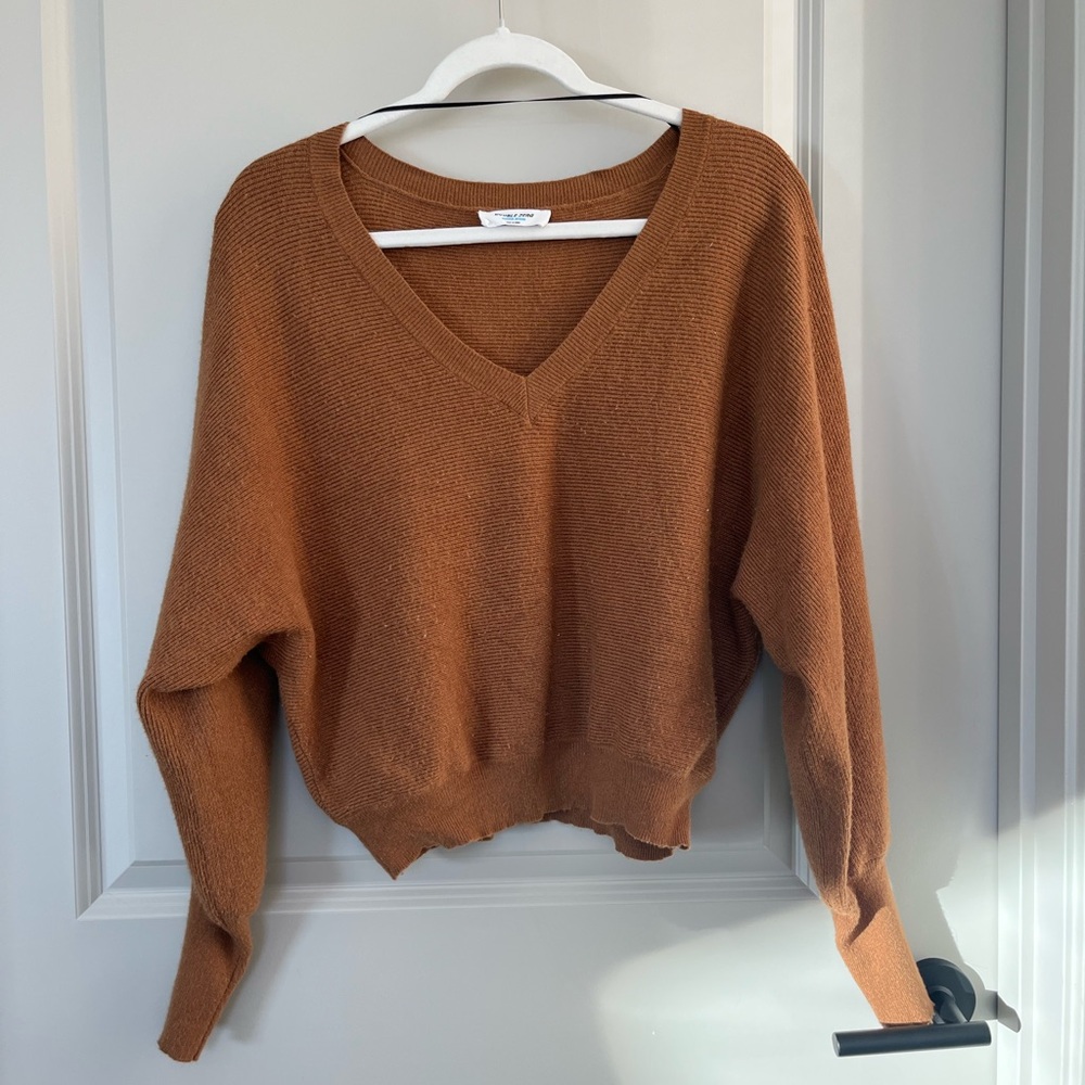 Double Zero V Neck Sweater in Brown - Size Medium